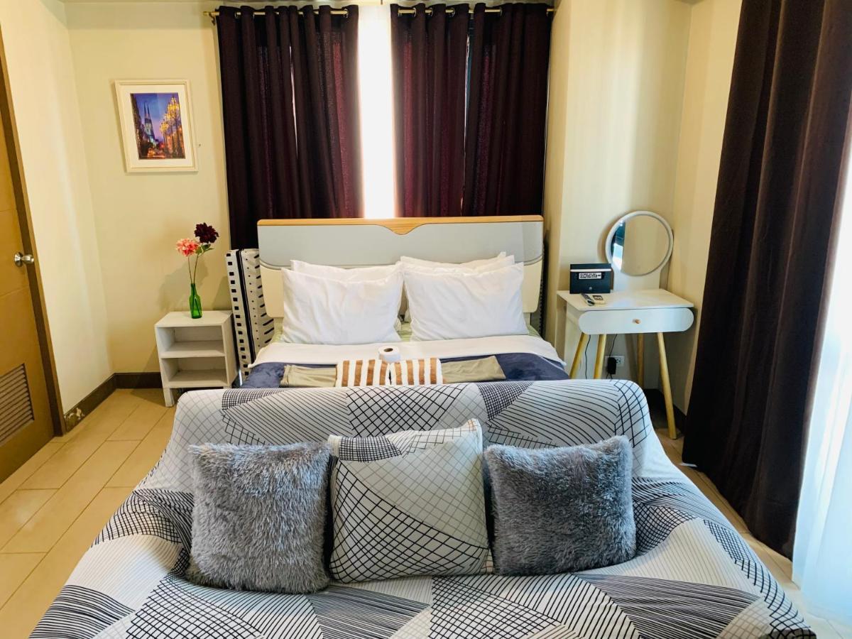 Two Palm Tree Villas Condominium - Studio 8Th Fl With Balcony - Across Terminal 3 Airport Пасай Экстерьер фото